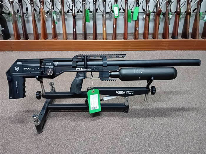 FX LEOPARD SNIPER 700MM .22 New
